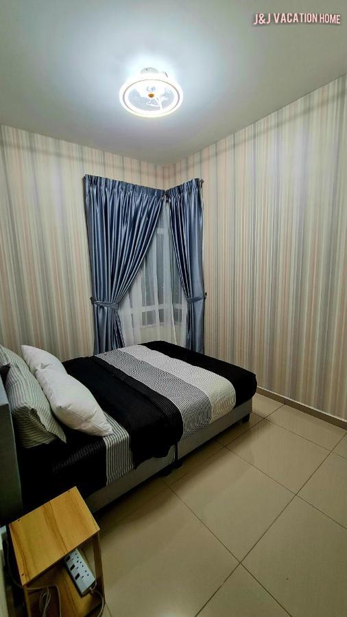 J&J Vacation Home@Novo8 Residence Kampong Tambak Exterior foto